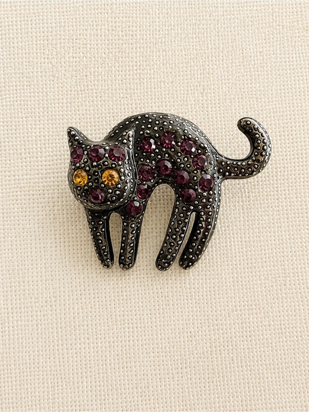 Vintage Black Cat Brooch Pin Purple Rhinestones Amber Eyes Halloween Jewelry - Picture 2 of 4